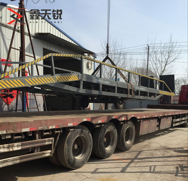 陵水移动式登车桥装车发货